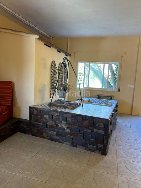 Foto ffbf9030-8316-4359-969d-fd22520faf5c. Casa amb aparcament a Boiro