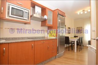 Miete Appartement in Boiro. Alquiler para todo el año centrico con plaza de garaje