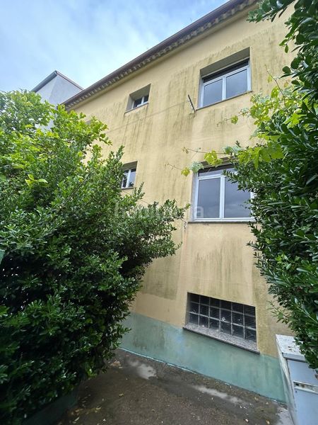 Foto f6e2aebf-ee6a-40e1-aa65-69892413e844. Casa amb aparcament a santa uxía de Ribeira Ribeira