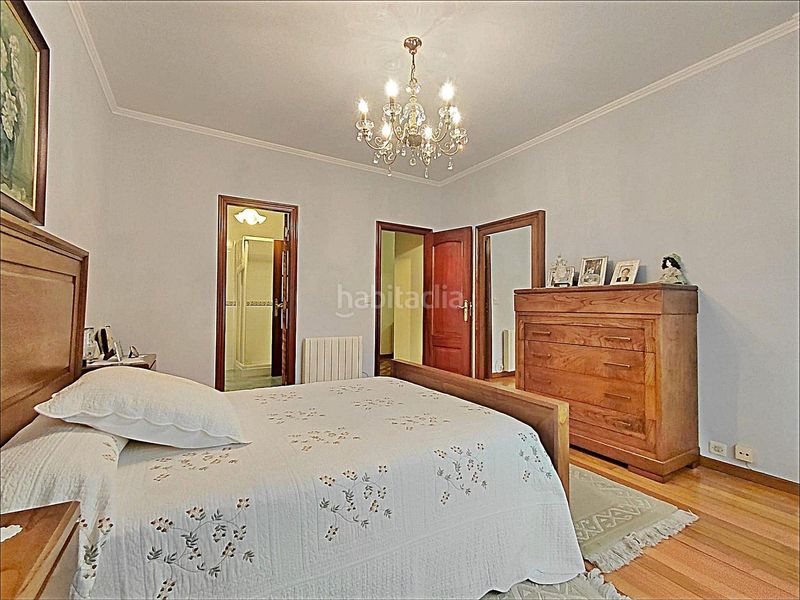 Foto 401112db-d364-4446-8427-9ae3e2973176. Edificio in Cuntis