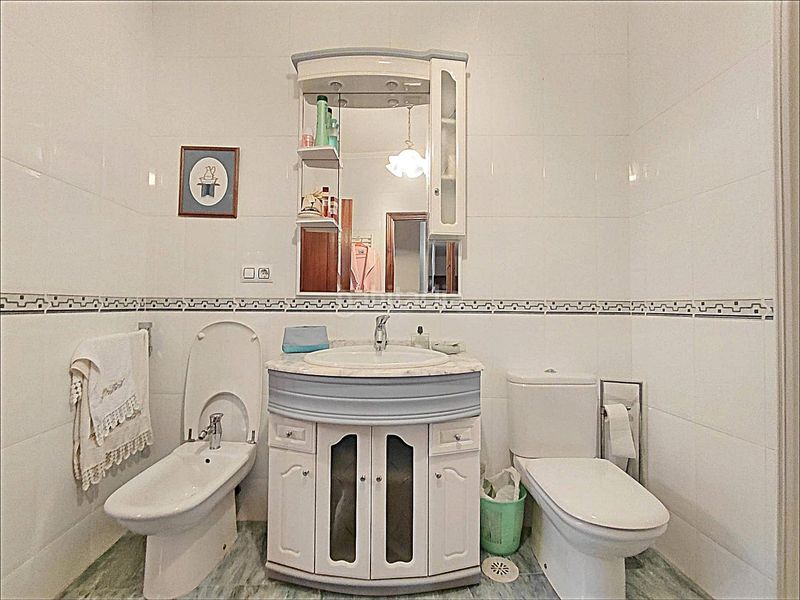 Foto c8386287-9dce-4407-8dc5-2a8b9f1374a4. Edificio in Cuntis