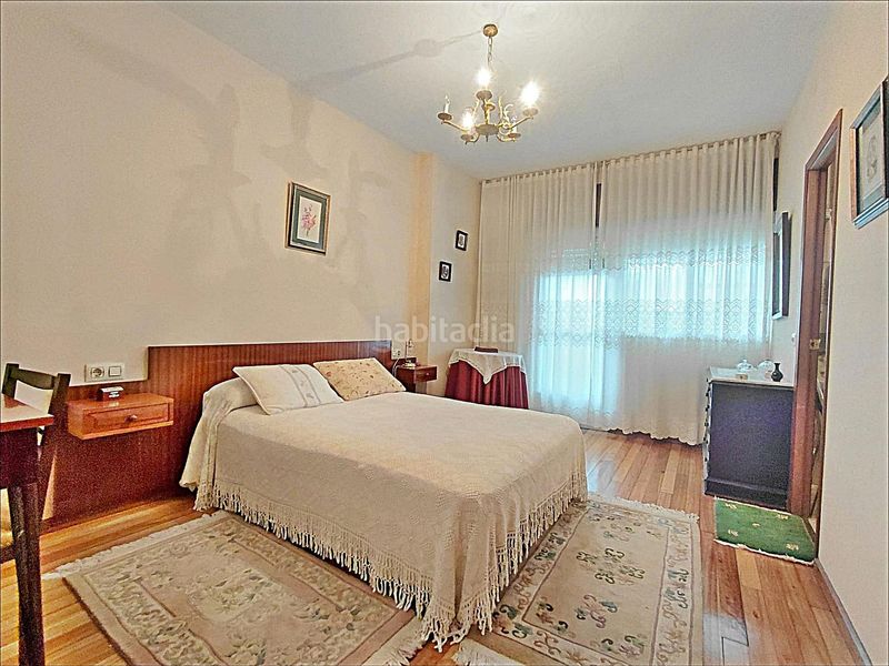 Foto d82b709f-4d19-426c-a5a1-495282da0c8c. Edificio in Cuntis