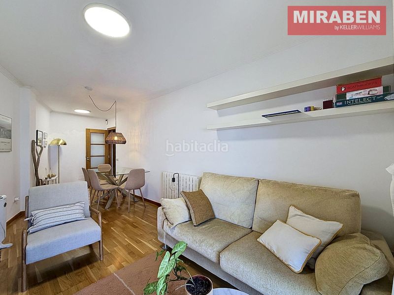 Foto ca3f6f99-bb9a-4a17-a52a-a5c83387ab0f. Pis amb calefacció aparcament a Grove (O)
