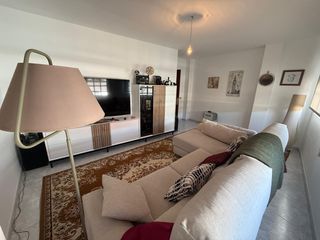 Apartament a Boiro. Luminosa vivienda exterior a un paso del mar  se vende amueblada