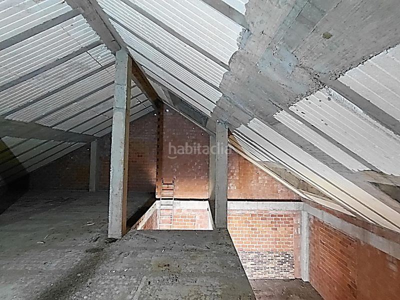 Foto f331725d-86c0-4ac5-901f-c2086fb7cf57. Casa amb aparcament a Catoira