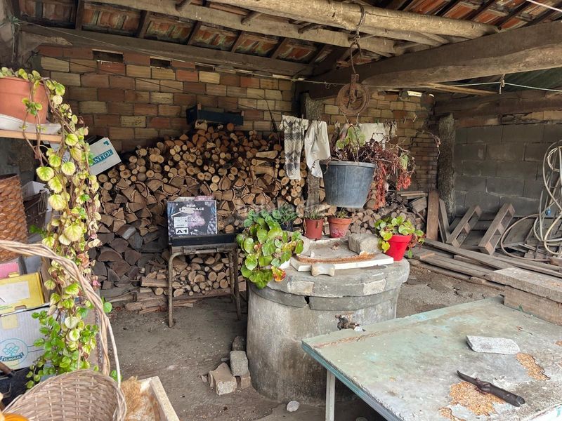 Foto 1fa90139-3199-428d-b72a-96209784bf9f. Casa amb aparcament a Meis