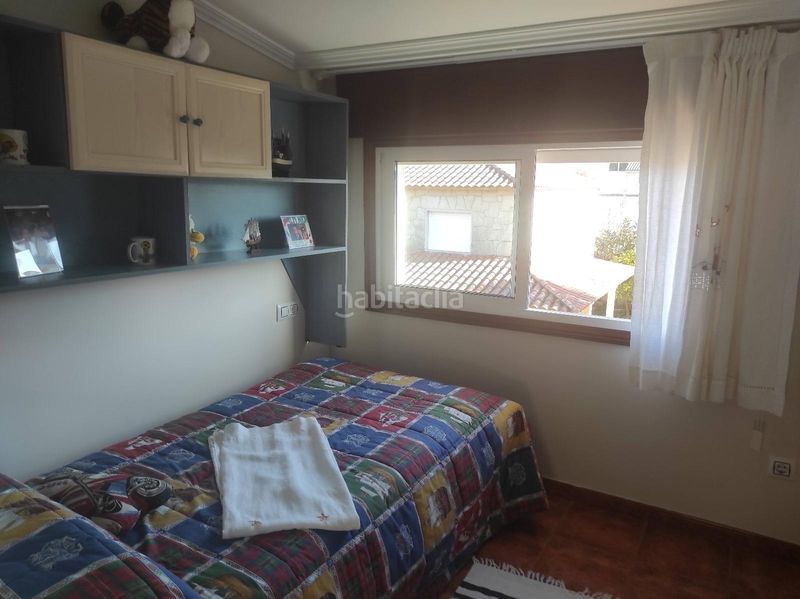 Foto 95a0f237-6f86-4cf5-8dbe-fa8d3ce2edf5. Casa aparellada amb aparcament a Grove (O)