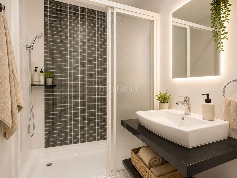 Foto b47736b1-dc91-4f74-8d7c-5280bd6800a5. Piso  en venta centro en Boiro