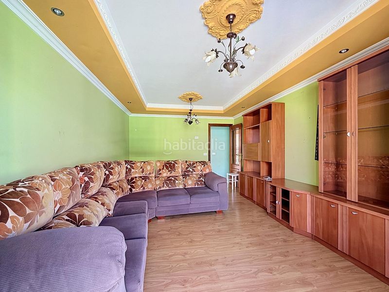 Foto ba016e81-de36-49a9-89d0-19ddb11922d4. Piso  en venta centro en Boiro