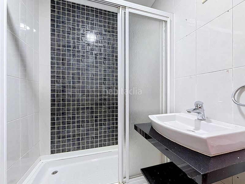 Foto ba27b3b3-7eaa-48e3-a791-ff9d9b7633c8. Piso  en venta centro en Boiro