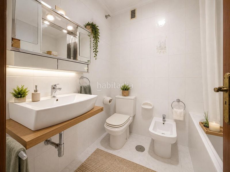 Foto c4681dd5-2d4b-48ea-b5e9-7ab2db124a16. Piso  en venta centro en Boiro