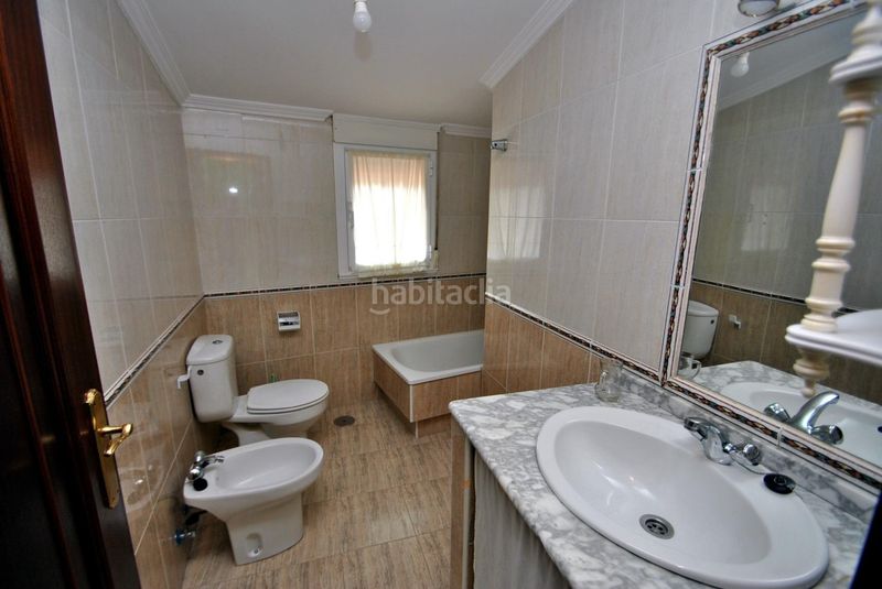 Foto cdba09af-ca43-49a3-89ac-73f77b957aaa. Casa amb calefacció aparcament a Catoira