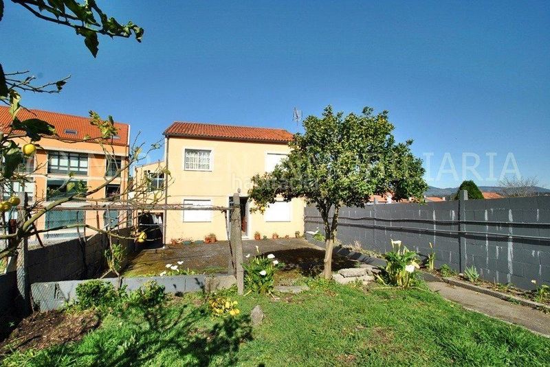 Foto fa5abe38-5915-4d07-8b70-21335de6a03f. Casa amb calefacció aparcament a Catoira
