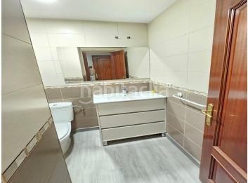 Foto 43815d59-49c6-4280-afca-25e53b79d851. Lloguer apartament amb calefacció aparcament a O Milladoiro Ames