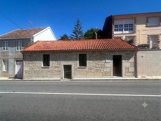 Casa a Pobra do Caramiñal (A). Se vende casa para reforma parcial cerca de la playa