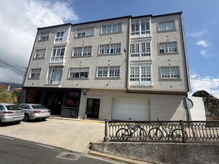 Appartement in Pobra do Caramiñal (A). Amplio piso reformado en puebla do caramiñal con garaje y traste