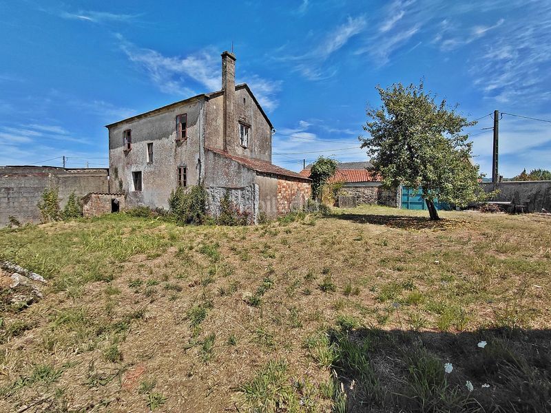 Foto 8bc4de59-cf47-4d53-a707-ce64e4fdd060. Casa amb aparcament a Portas