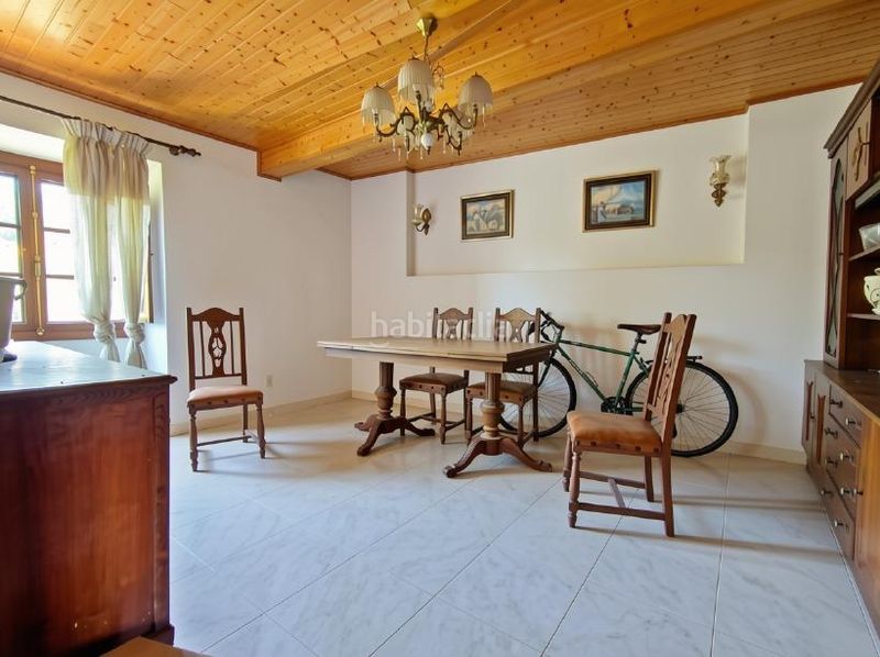 Foto a4dc8a8a-e20d-4ea3-952c-a6b8f93673b9. Casa amb aparcament a Portas