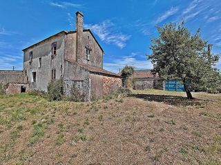 Maison  Lugar o outeiro. Casa tradicional con parcela de 981 m2 para reformar en portas