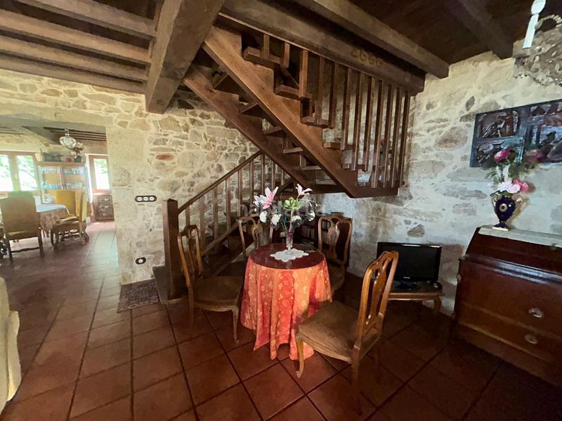 Foto 1c875ad0-684c-4eb3-8f7e-04052db94213. Casa amb calefacció aparcament a Boiro