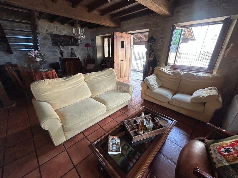 Foto 51fae450-d90b-455b-bdd3-7bc9254641f0. Casa amb calefacció aparcament a Boiro