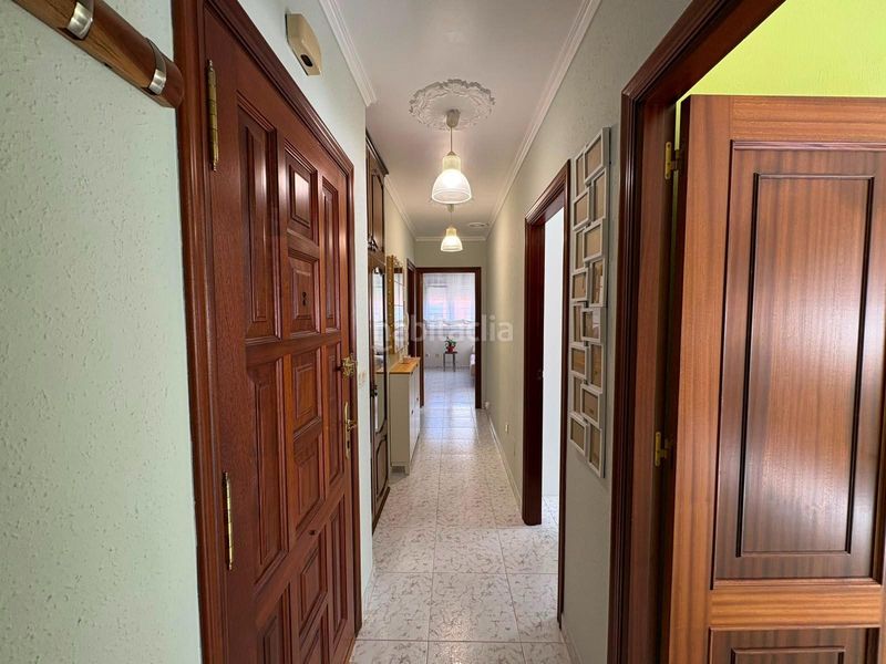 Foto 81b794db-e491-4b87-ac45-cdfed02589f5. Apartament amb aparcament a Boiro
