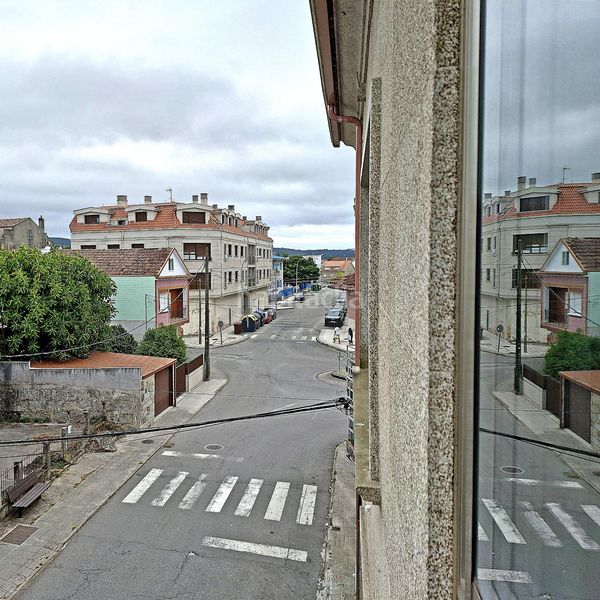 Foto 97d68703-cadd-4988-94c8-1a3867a83514. Pis a Vilanova de Arousa