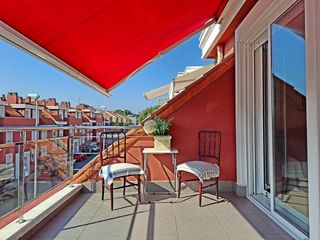 Etagenwohnung  Calle iberica-carril. Piso  1 dormitorio con terraza de 10 m2  piscina y gimnasio en v