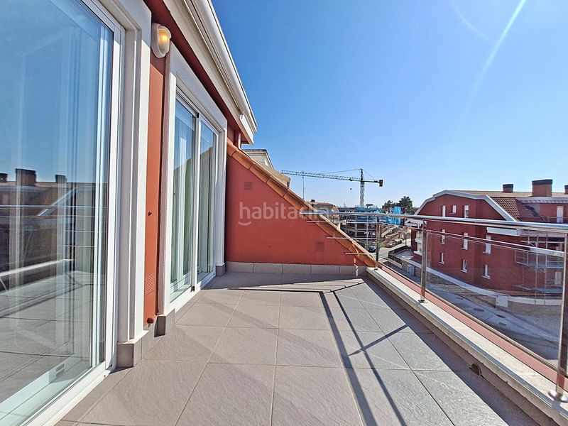Foto b9b6931c-e159-4c77-8aa6-2ebf7fbbf728. Pis amb calefacció aparcament piscina a O Carril Vilagarcía de Arousa