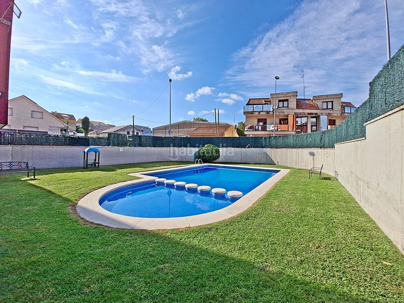 Foto f912d2ae-2818-4aab-980a-4ce623f421c3. Pis amb calefacció aparcament piscina a O Carril Vilagarcía de Arousa