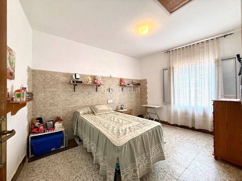 Foto 0947e92f-c642-4ae0-87a9-19beba896846. Casa adossada a Boiro