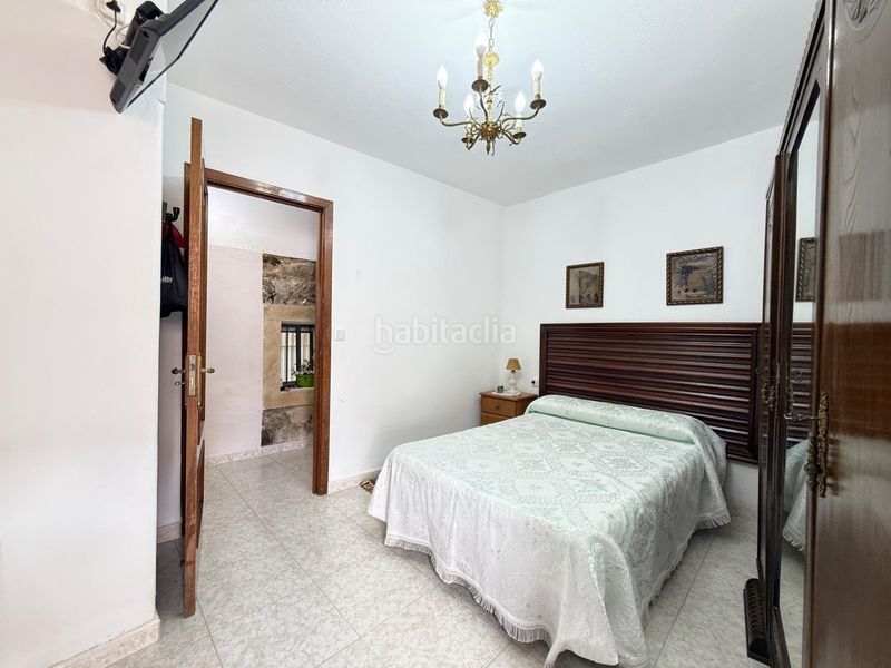 Foto 28a926d2-2e2e-4b6e-bf7e-a5cd7e52431b. Casa adossada a Boiro