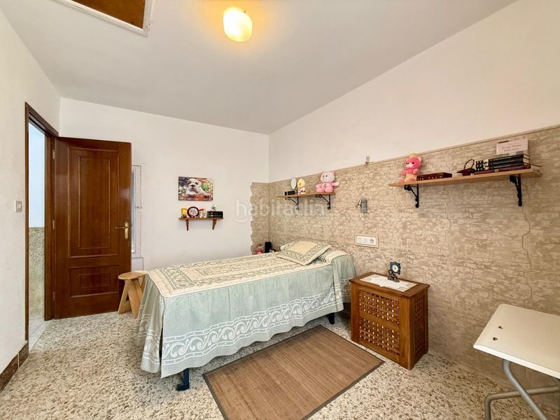 Foto 479b5597-ca58-49d9-a9a8-f9d92cf80b8e. Casa adossada a Boiro