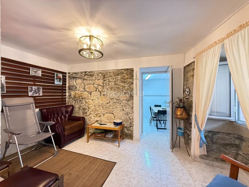 Foto 58d42318-2dfe-415f-9372-389b8cde4bda. Casa adossada a Boiro