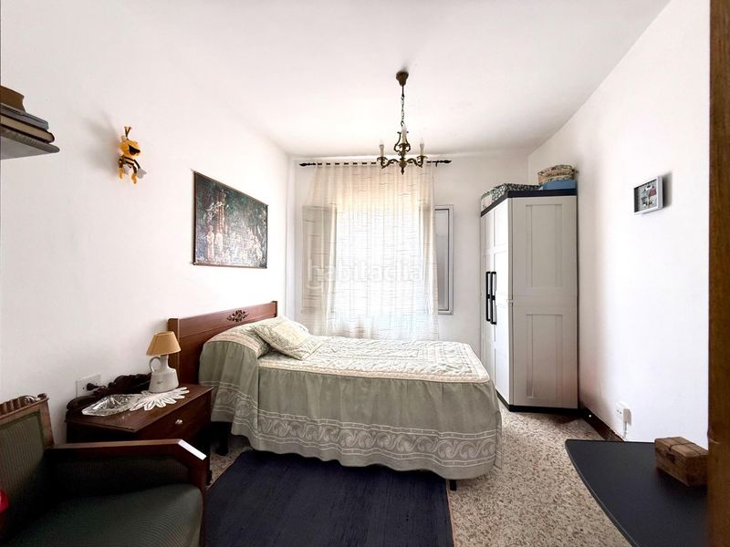 Foto 71274f56-bb3a-4fa4-b745-1656b087523f. Casa adossada a Boiro