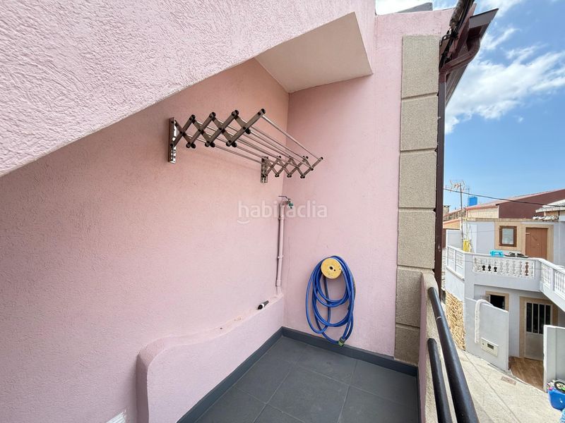 Foto 90a15f02-6bd3-4eee-95d4-ac20d3e0326d. Casa adossada a Boiro