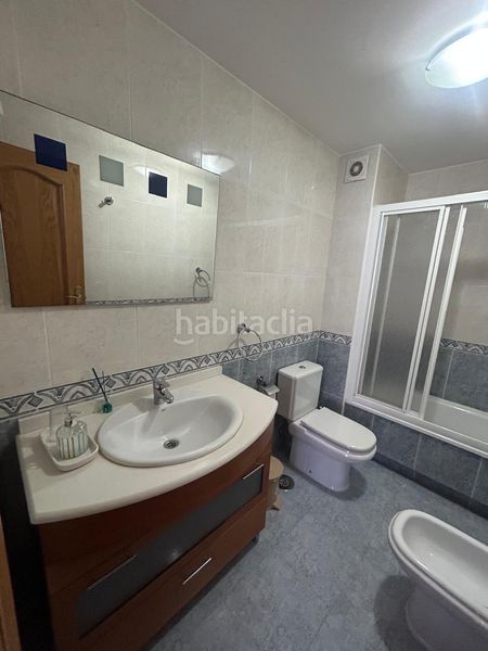 Foto aaf47b22-d850-40cd-b151-ab12ceb5b794. Rent flat with parking in Aguiño Ribeira