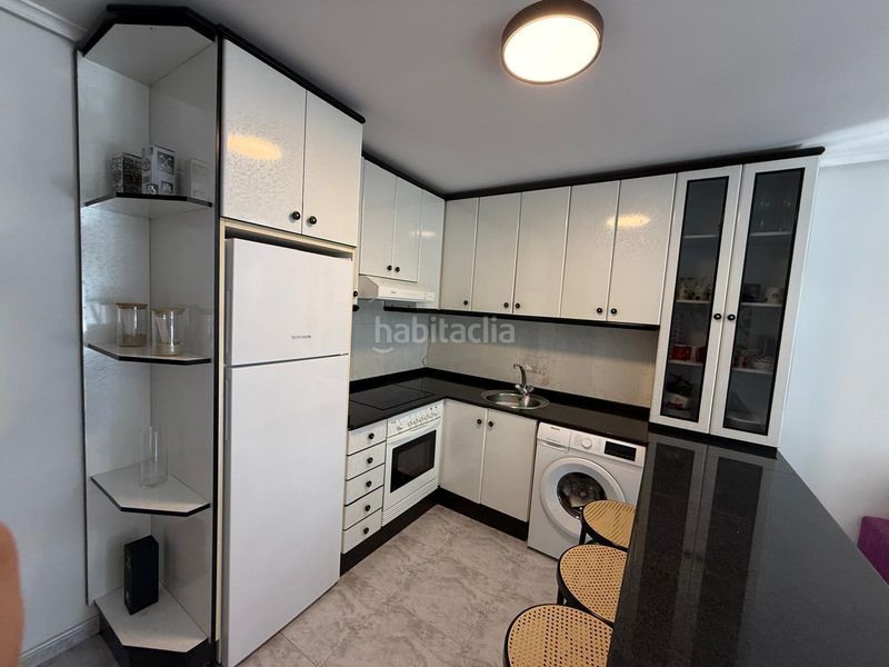 Foto b14ea7fc-2709-41e2-9bf4-e04637e3729e. Rent flat in Pobra do Caramiñal (A)