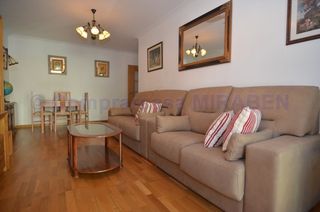 Rent Flat in Calle cimadevila 41. Piso de alquiler anual en boiro