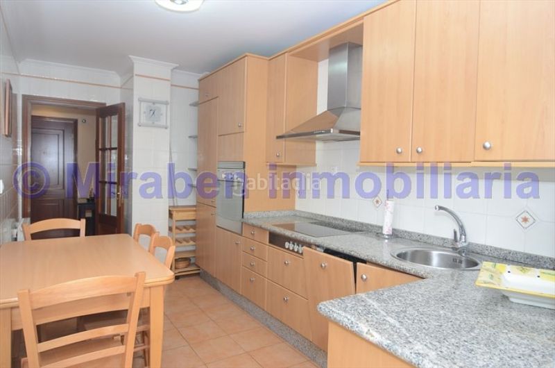 Foto 4b58d5df-463a-4eea-bf8b-af872a8a85e3. Rent duplex in lugar saltiño 14 in Boiro
