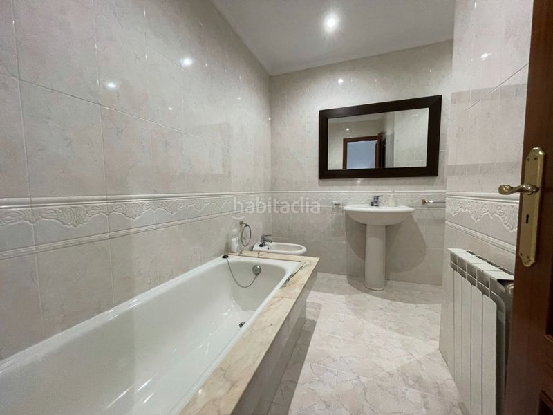 Foto d860dc94-aabf-4431-b9f6-3bda4dafd902. Rent duplex in lugar saltiño 14 in Boiro