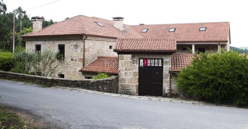 Foto 1da1e609-7302-46aa-9eb9-c295863e67bc. Lloguer casa amb calefacció aparcament a Catoira
