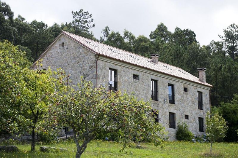 Foto 6233a26f-b761-43b6-8523-d33191bc63a6. Lloguer casa amb calefacció aparcament a Catoira