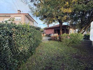 Maison  Avenida avenida castrelo. Casa de planta baja y terreno en cambados
