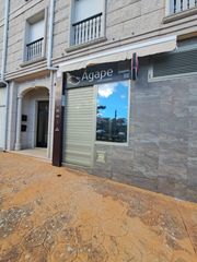 Rent Business premise in Santa Uxía de Ribeira. Se alquila negocio en ribeira listo para entrar a trabajar!