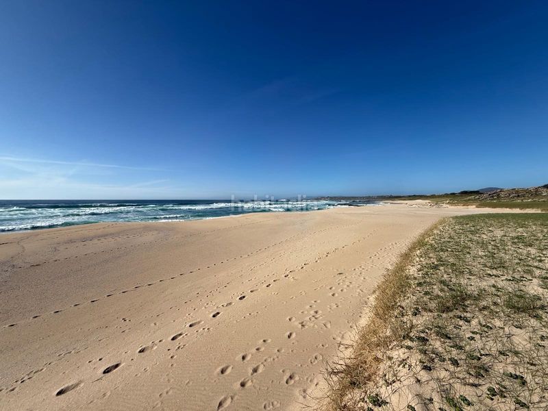 Foto ec5f1527-bc2a-4f3b-be1c-e0f4fa3a28a5. Pis amb aparcament a Corrubedo Ribeira