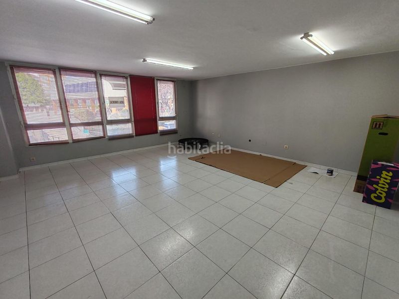 Foto e810fa2c-8846-40b1-ae3c-2f7157ba1fd0. Local comercial a Boiro