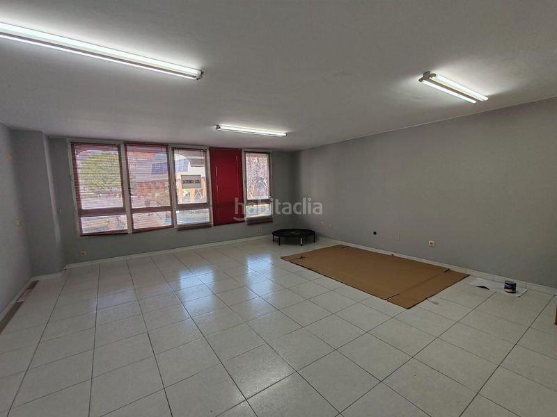 Foto eca28ce0-1cb6-41c1-9fc9-2e7e28283618. Local comercial a Boiro