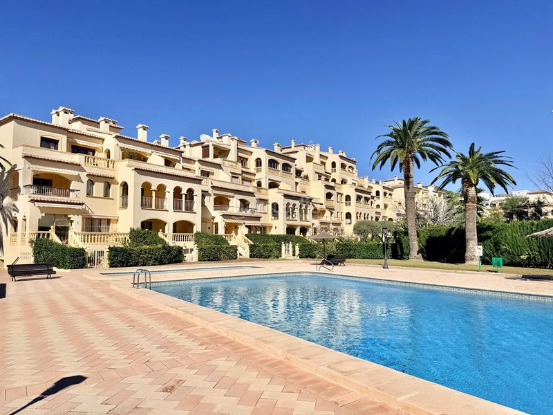 Foto f0e80e48-f4a1-4245-885f-bffca48b9f6d. Apartament amb xemeneia aparcament piscina a Puerto Xàbia