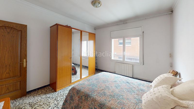 Foto 08ce974e-96d4-4160-9659-bdc946d3df02. Casa adossada amb calefacció aparcament a Els Merinals Sabadell